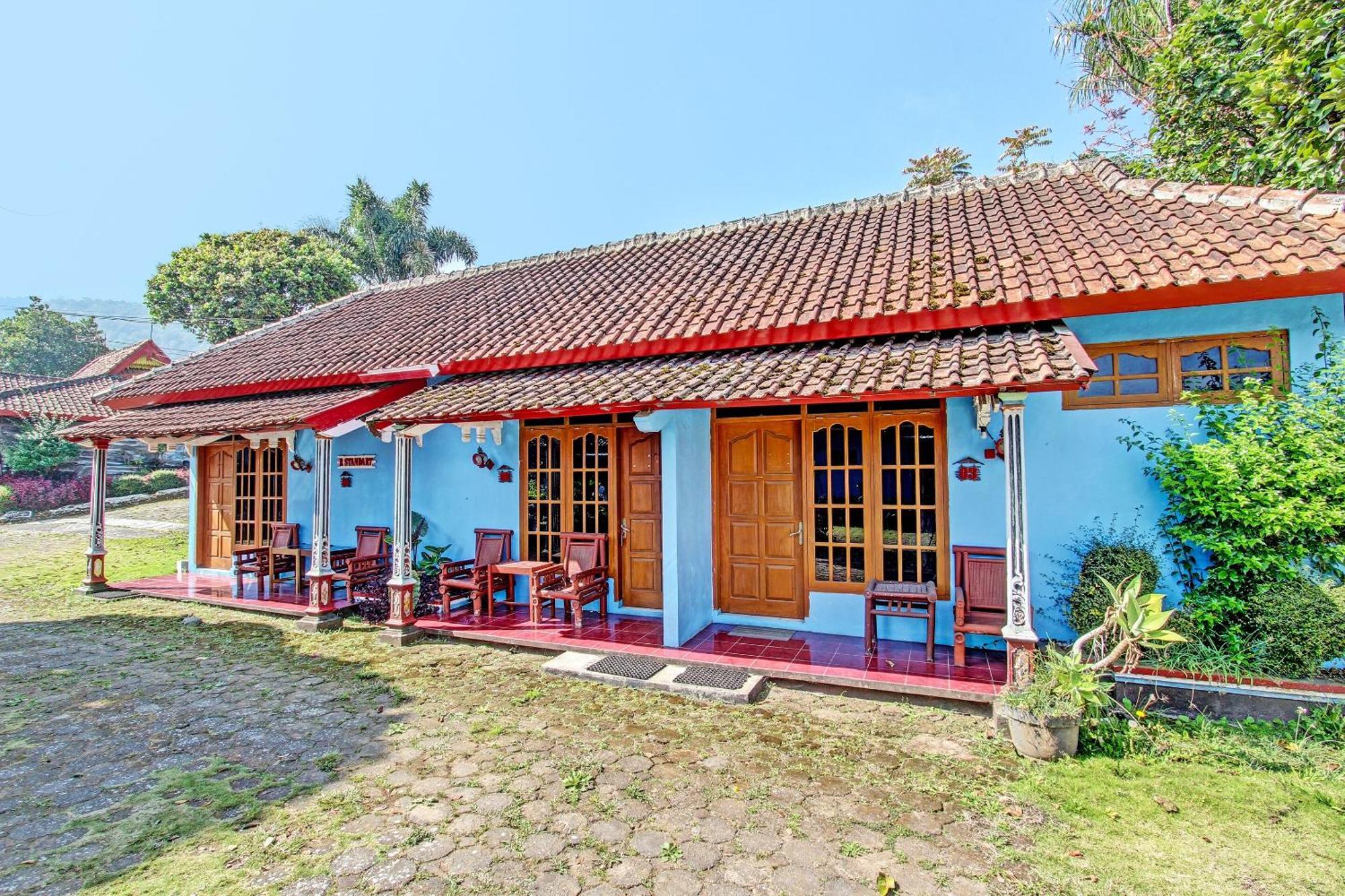 Capital O 91644 Loka Hause Hotel Salatiga Exterior photo