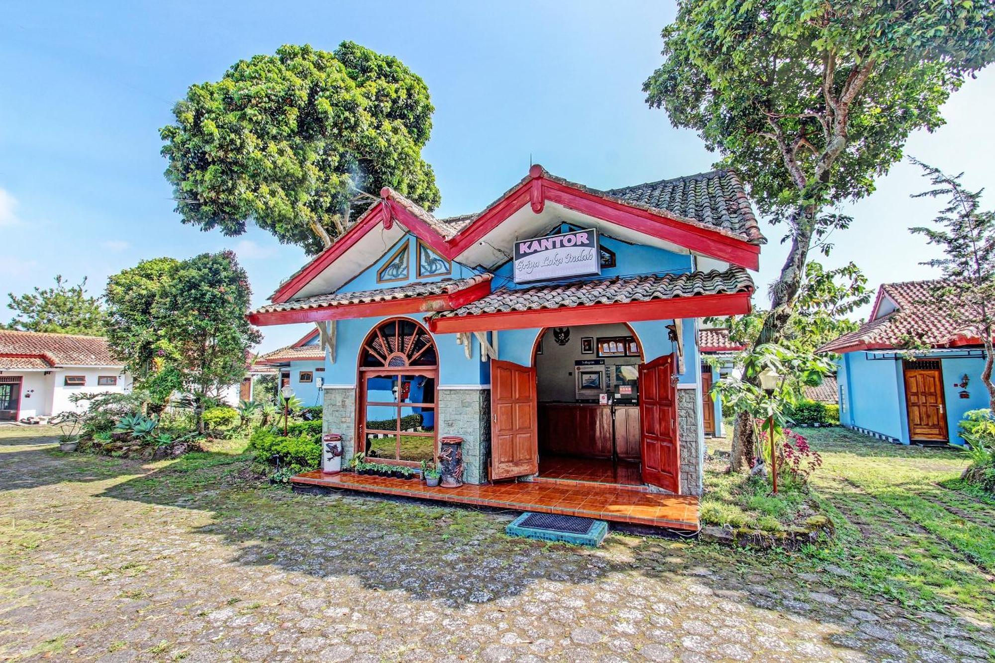 Capital O 91644 Loka Hause Hotel Salatiga Exterior photo